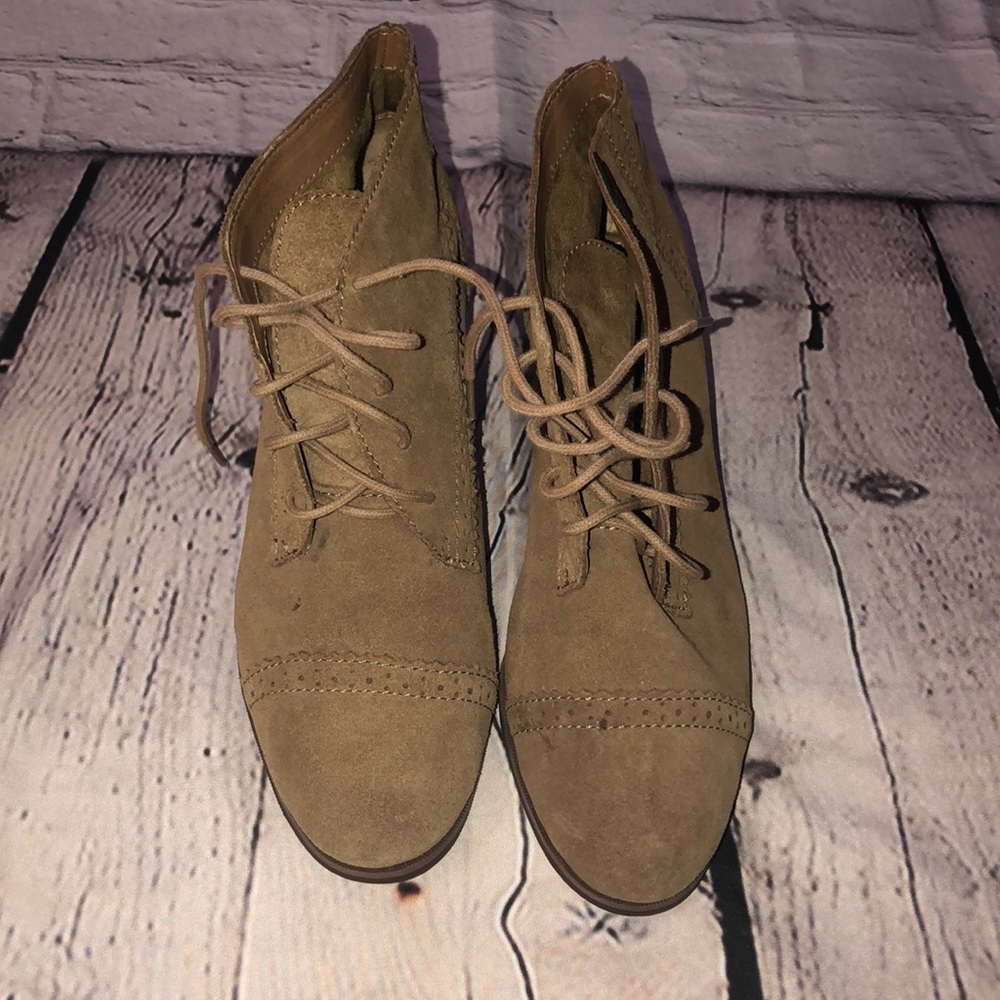 NWOT G.H. Bass&Co Suede Tie-up Bootie